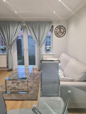 Ray's cosy 2 bedroom home